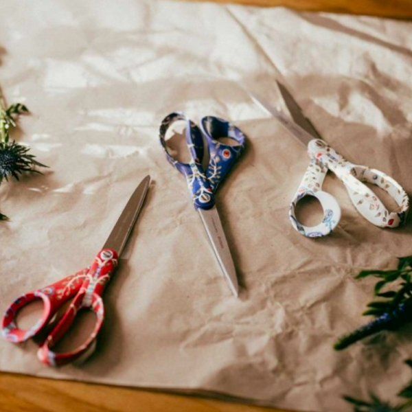 Tijeras Taika Blanco 21 cm - Fiskars X Iittala Fiskars 5 - Tejidos Yasmina 