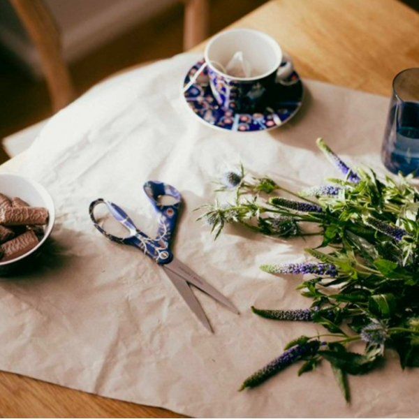 Tijeras Taika Azul 21 cm - Fiskars X Iittala Fiskars 1 - Tejidos Yasmina 