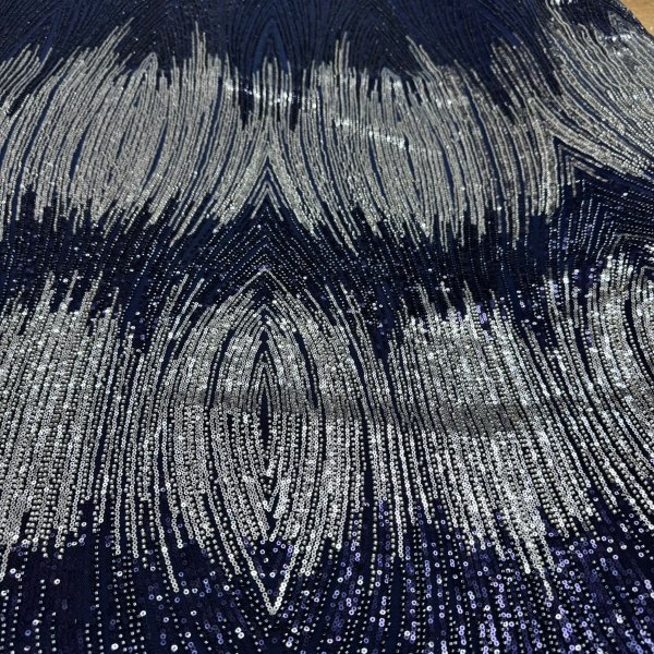 tejido-pedreria-lentejuelas-plateadas-tul-azul-marino.jpg